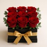 جعبه گل رز قرمز