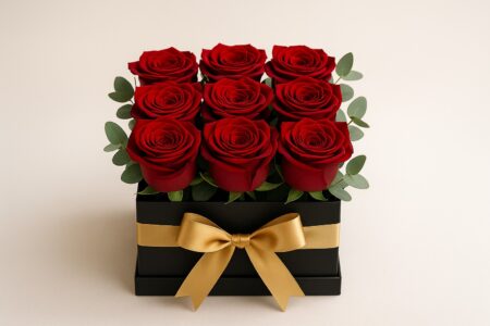 جعبه گل رز قرمز